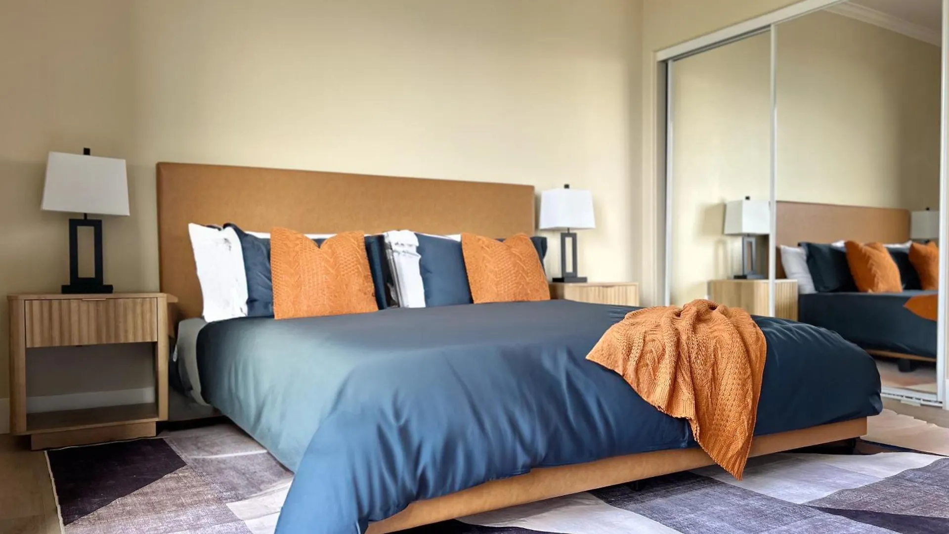 Golden Coast Living, Spacious 3Bd 3Ba Near The Water! Los Angeles 0*,  United States
