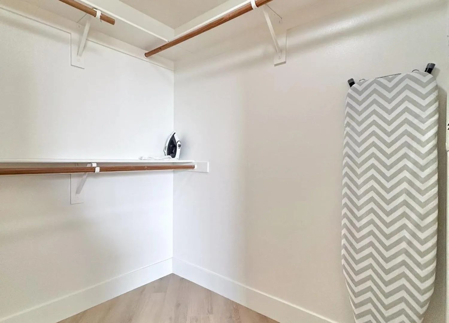 Apartment Golden Coast Living, Spacious 3Bd 3Ba Near The Water! Los Angeles