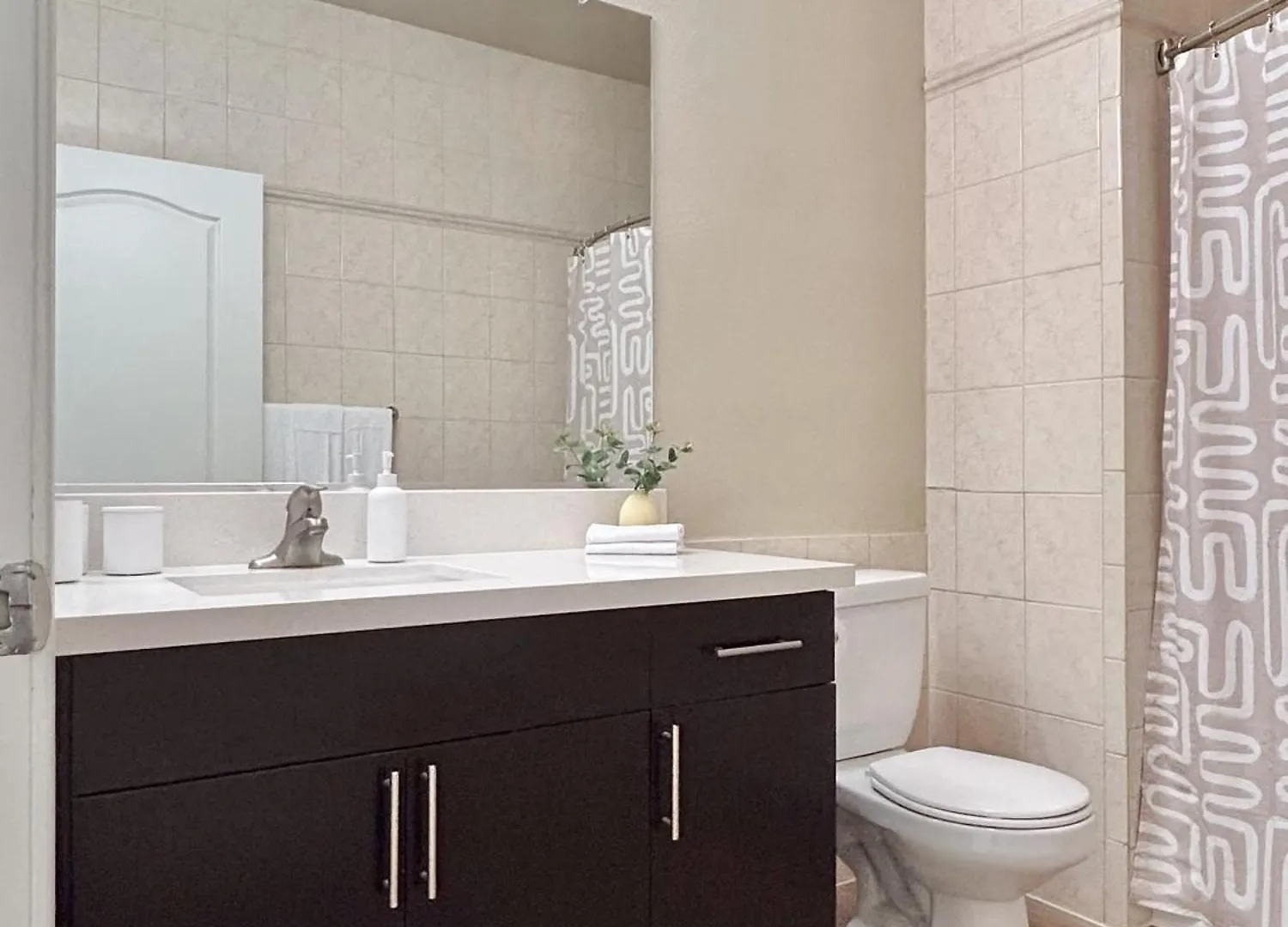 Golden Coast Living, Spacious 3Bd 3Ba Near The Water! Los Angeles Apartment