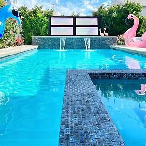  Villa Noho Luxury Oasis I Saltwater Pool-spa I Sleeps Up To 8 I 15 Mins From Hollywood