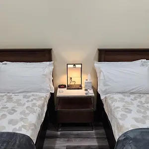 Motel 24, Los Angeles