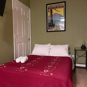 Habitación en casa particular Private In Angeles With Ac, Wifi, Smart Tv, Work Desk Near Sofi Stadium, Los Ángeles